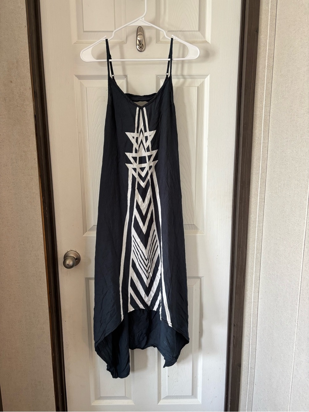 Billabong Black Rayon Sleeveless Top with White Label